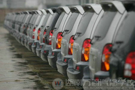 職業(yè)教育與汽車行業(yè)發(fā)展相對(duì)接 開(kāi)創(chuàng)產(chǎn)教結(jié)合校企合作新局面