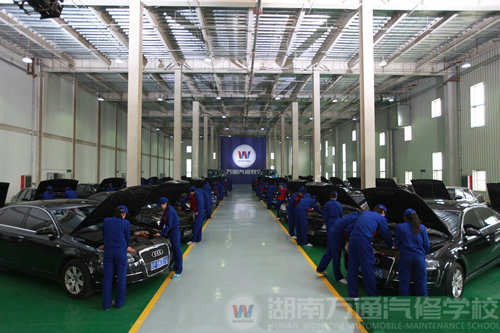 萬(wàn)通汽修教育 湖南萬(wàn)通汽車學(xué)校