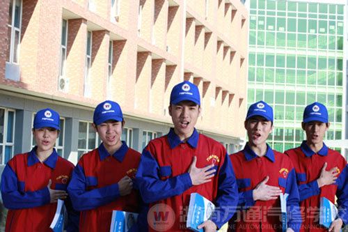 湖南萬通汽修學校學汽修 這個夏天擇校不再煩