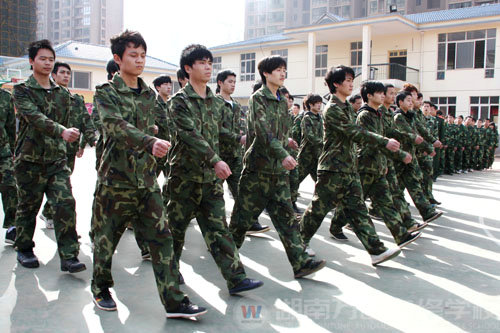 湖南萬通軍訓匯演進行時