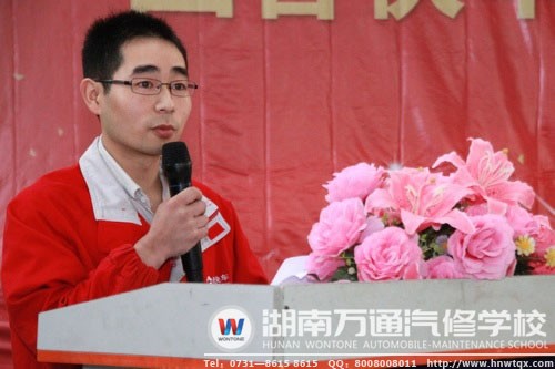 陳淵宏在定向班畢業(yè)典禮上激勵(lì)學(xué)弟們上努力追尋心中的夢(mèng)想