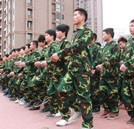 軍事訓練展英姿 湖南萬通春季新生軍訓拉開序幕