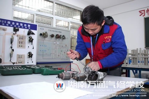 增強(qiáng)學(xué)生動手能力，使學(xué)生更符合企業(yè)要求