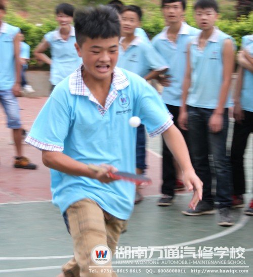 這位同學托球很給力！