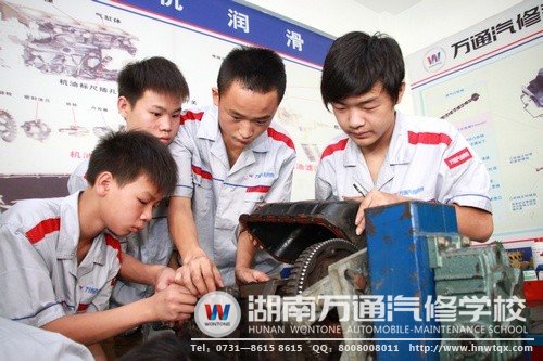 “理實一體化”教學(xué)讓新生們學(xué)的不亦樂乎