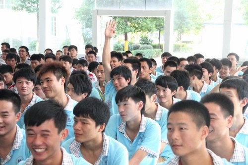 聆聽頂級專家智慧之聲 萬通學子獲益匪淺