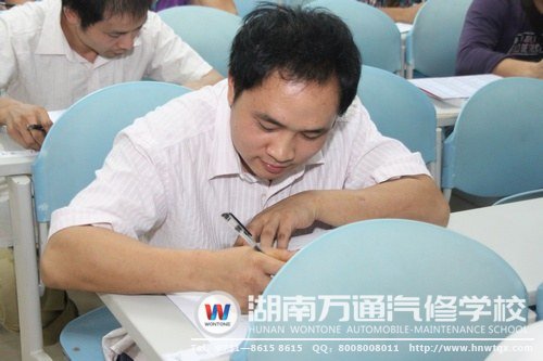 考生們掌握了扎實(shí)的技能知識，答起題來胸有成竹！