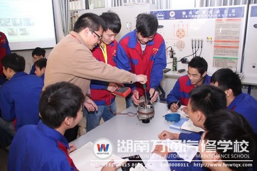 手把手教學，促使學生學得更好