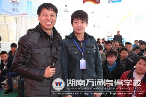 朱軍教授與費楠合影