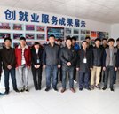 企業納才心切 湖南愛晚汽車派車入校接學子入職