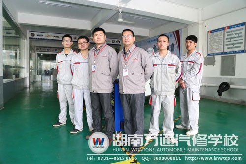 湖南萬(wàn)通汽車(chē)改裝小組——響箭隊(duì)