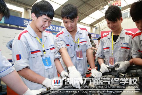 湖南萬通打造“職業(yè)化實訓”，讓學生更符合企業(yè)需求