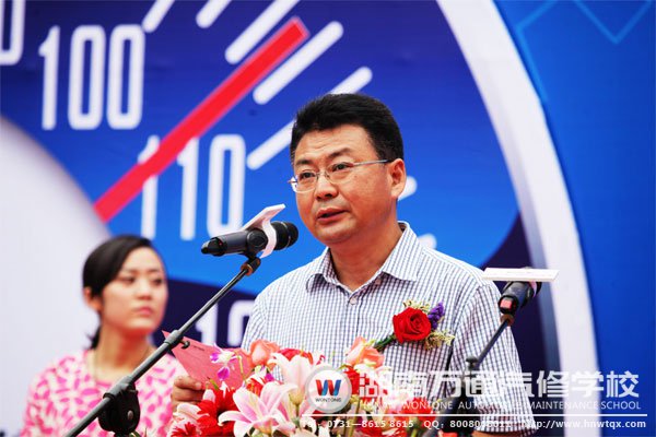 新華教育集團副總裁沙旭先生