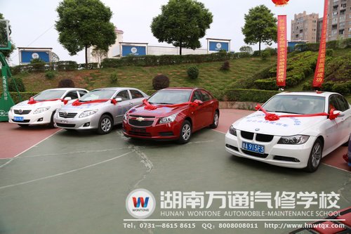 湖南萬通不定期斥資引進實訓(xùn)整車，為學(xué)子學(xué)好汽修創(chuàng)造最好的條件