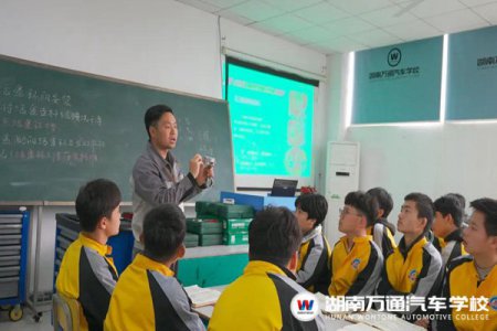 湖南萬通獨(dú)創(chuàng)《六步教學(xué)法》，確保教學(xué)簡單有效