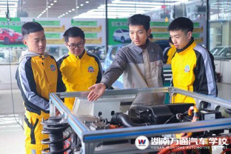 嚴控普職比五五分流，拓寬職教生升學通道！