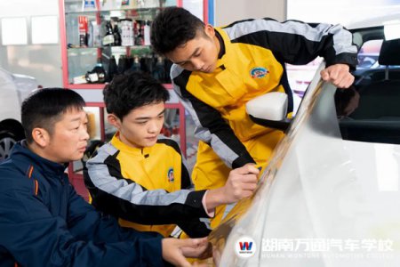 2022年男生學什么技術好賺錢？