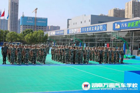 超燃時刻！軍訓匯演展風采，這屆新生太太太颯啦！