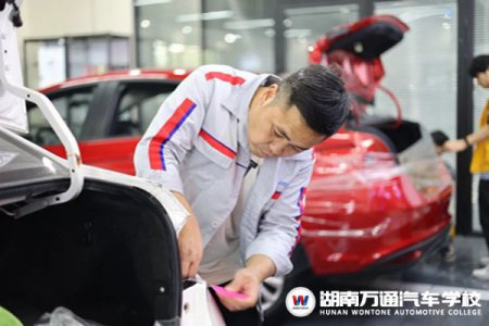 新年學(xué)新技 | 2023開年，成年人學(xué)什么技術(shù)最靠譜？