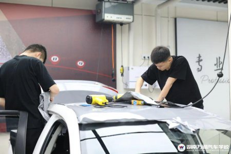 開(kāi)年轉(zhuǎn)行推薦—汽車美容!投入小,回報(bào)快,值得創(chuàng)業(yè)者選擇的實(shí)體行業(yè)
